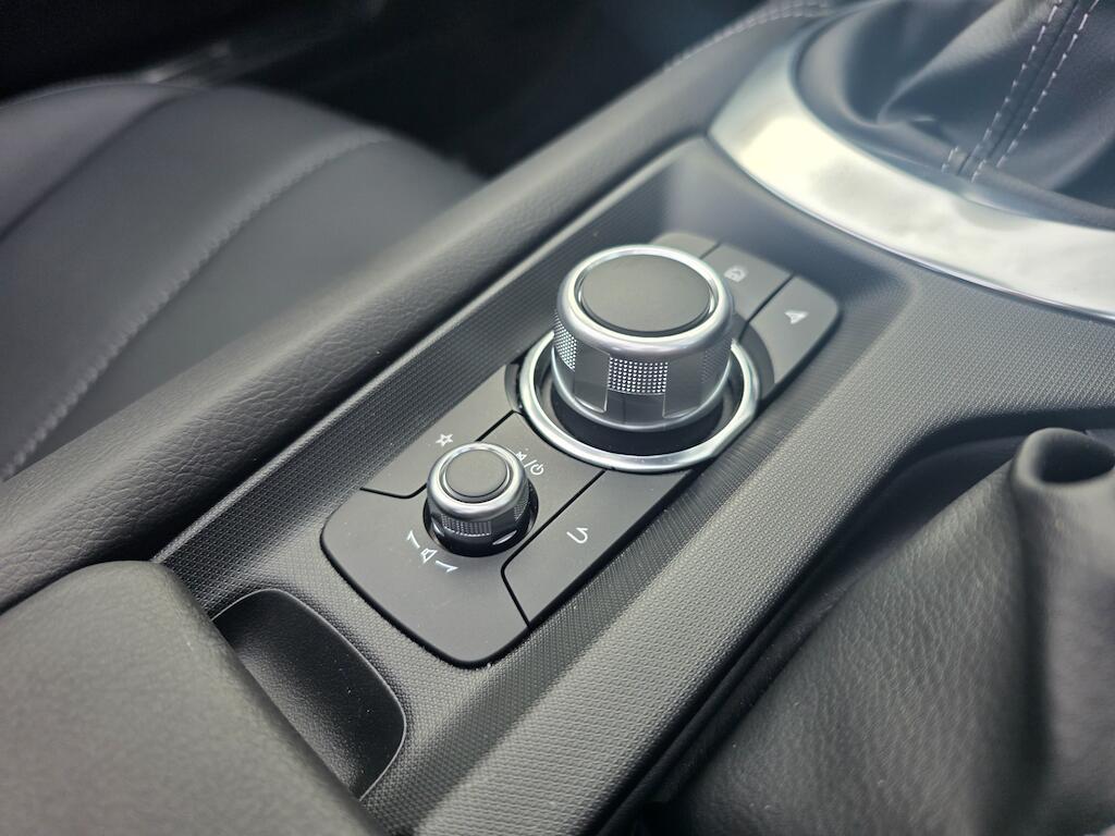 Mazda MX-5 RF - Image 22