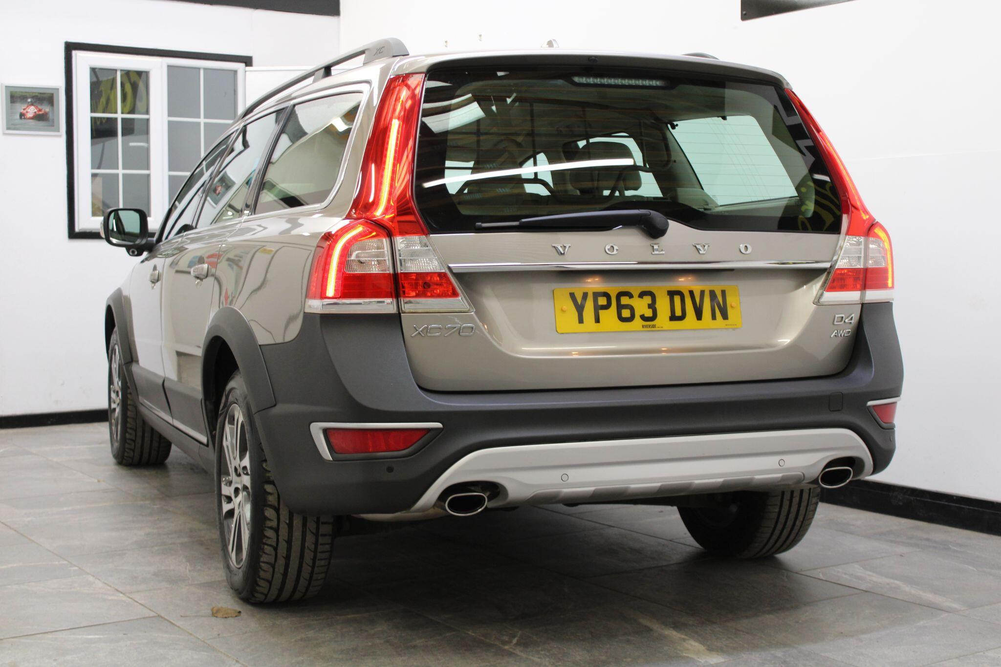 Volvo XC70 - Image 16