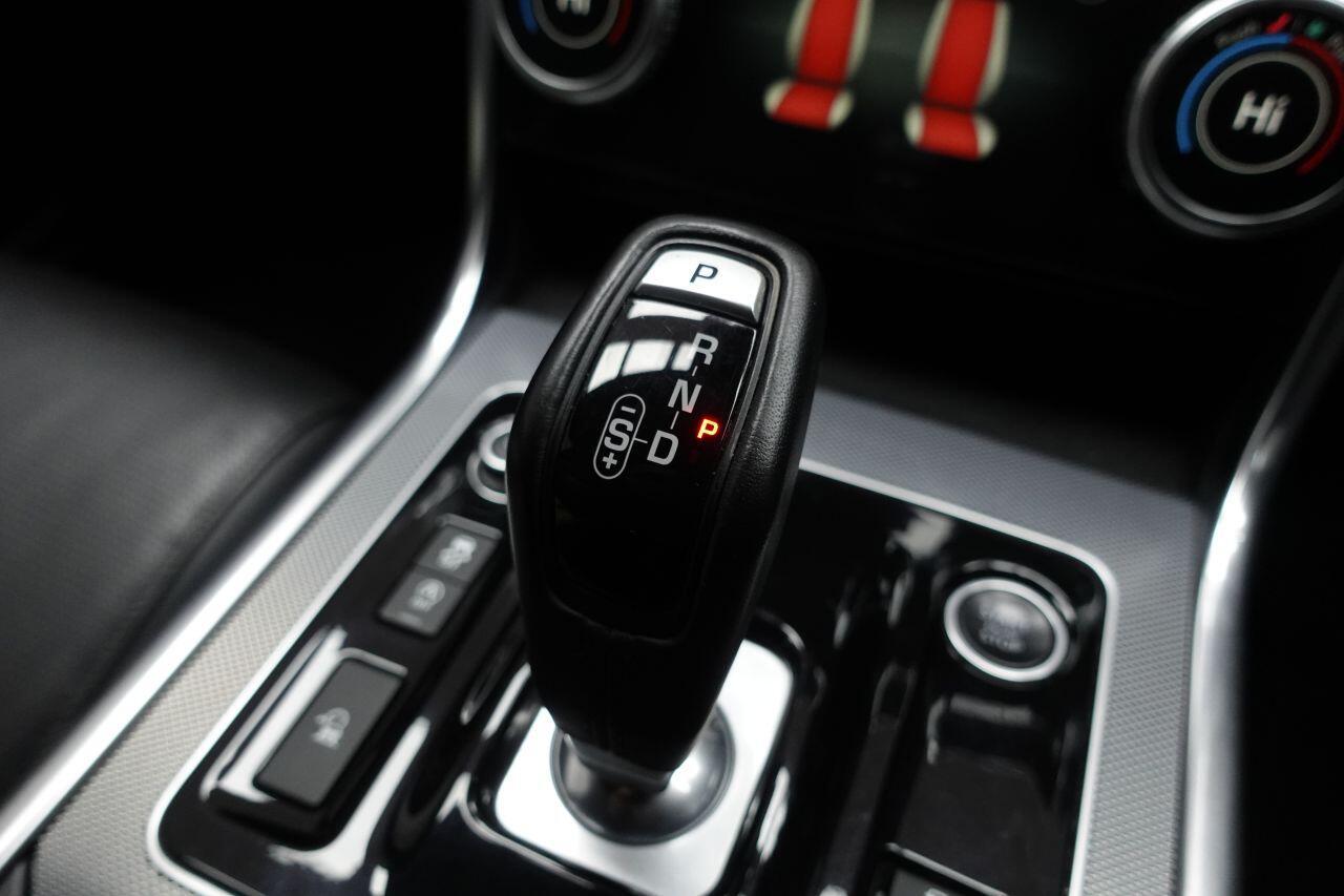 Jaguar XE - Image 48