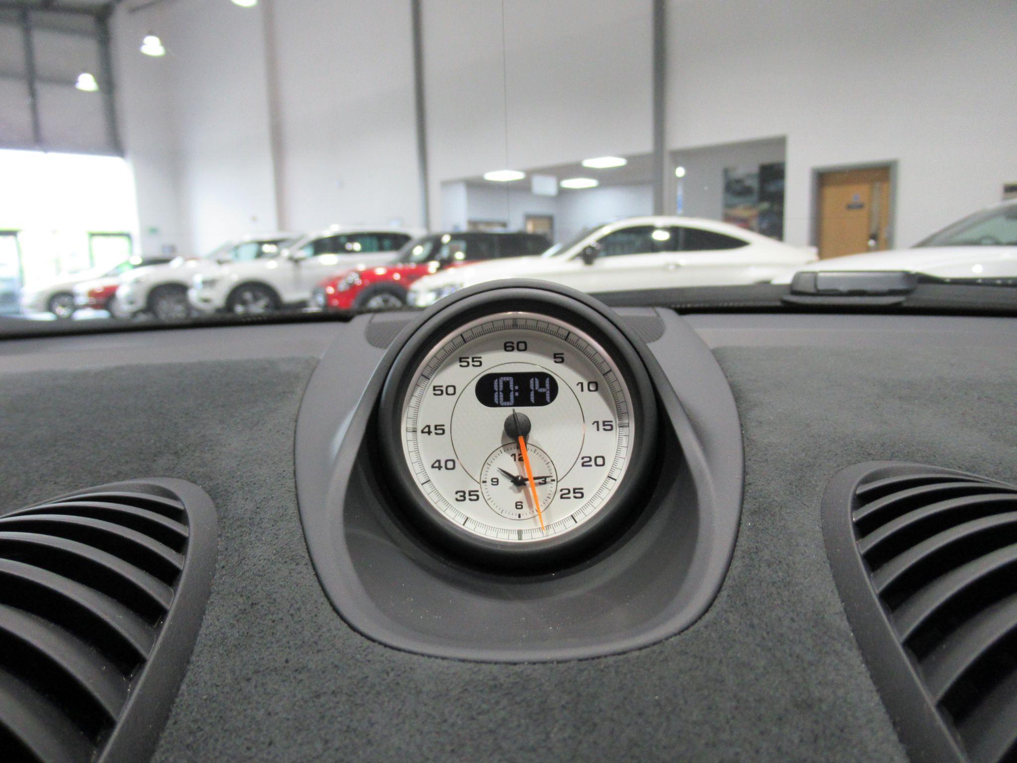 Porsche 718 Cayman - Image 61