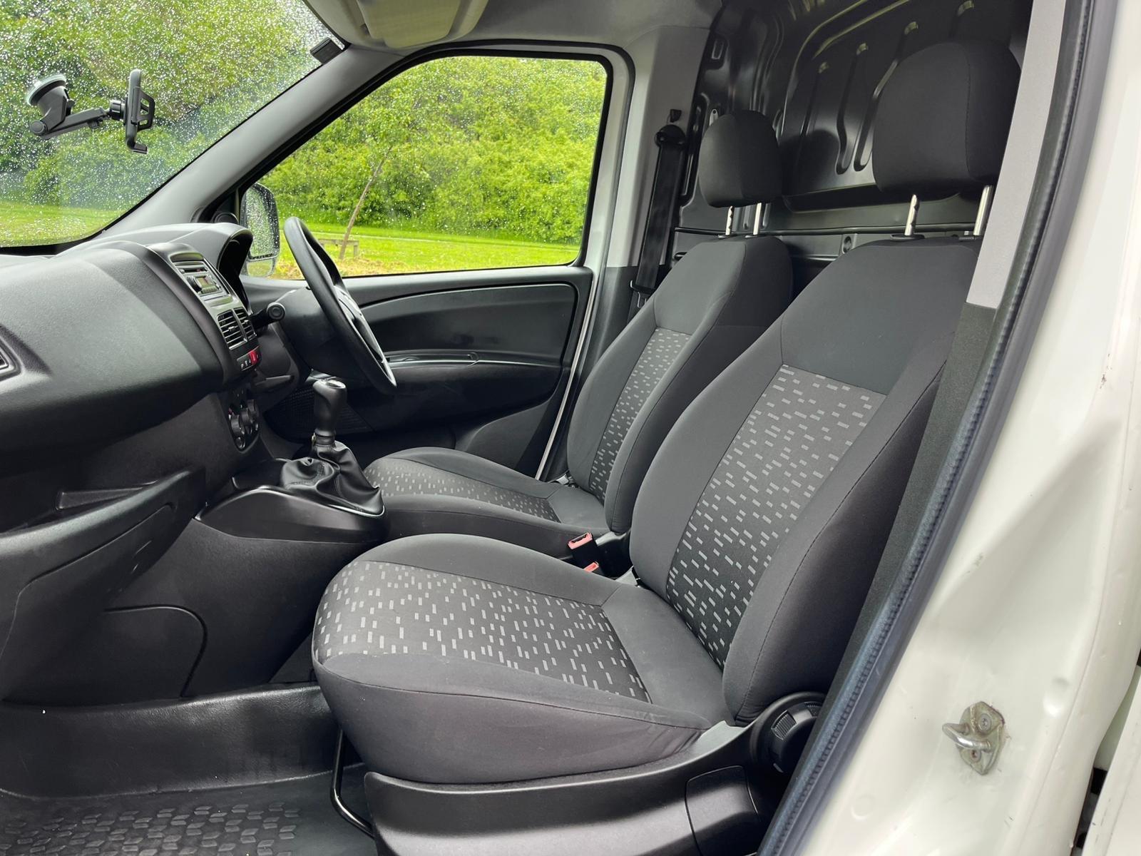 Vauxhall Combo - Image 7