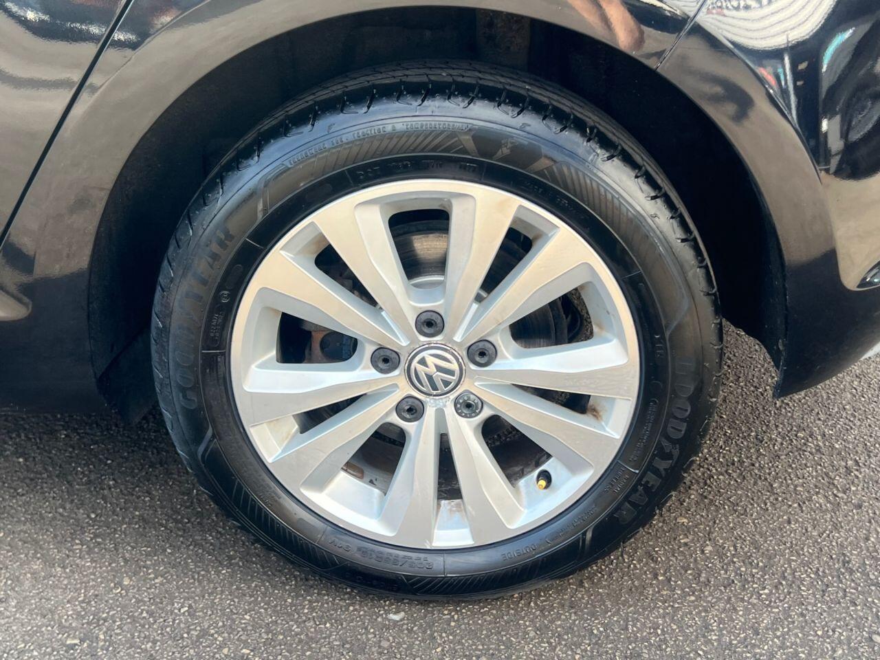 Volkswagen Golf - Image 13
