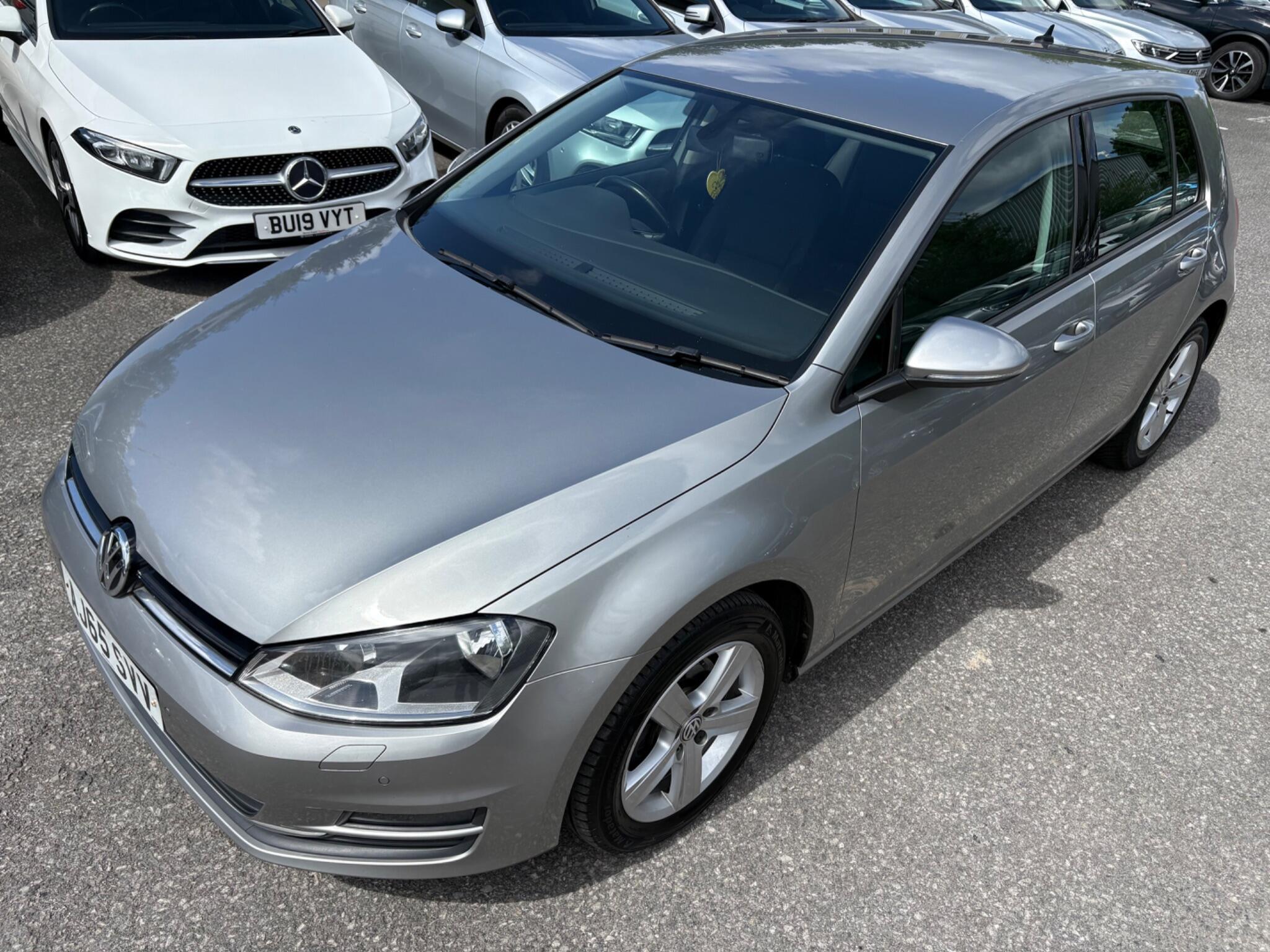 Volkswagen Golf - Image 9