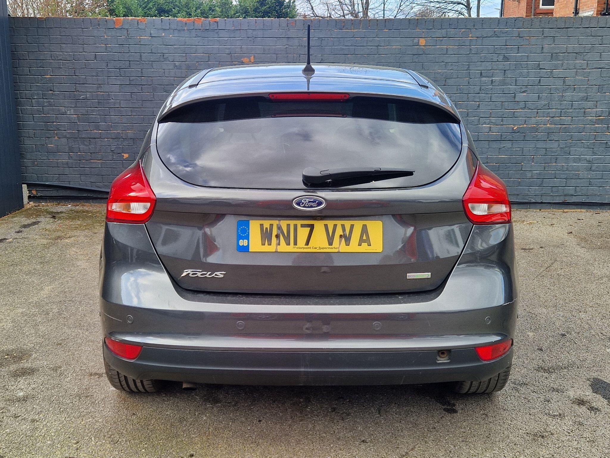 Ford Focus - Image 9