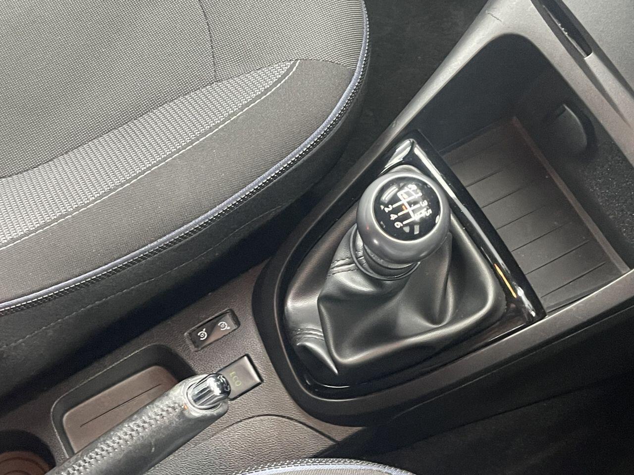 Renault Captur - Image 26