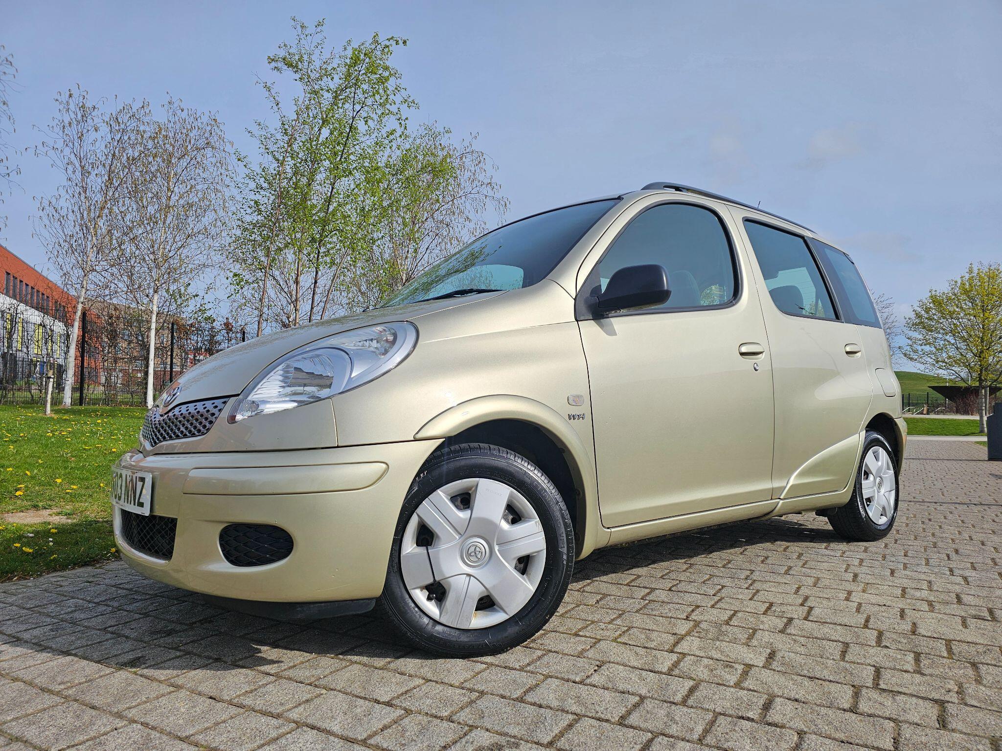 Toyota Yaris Verso - Image 22