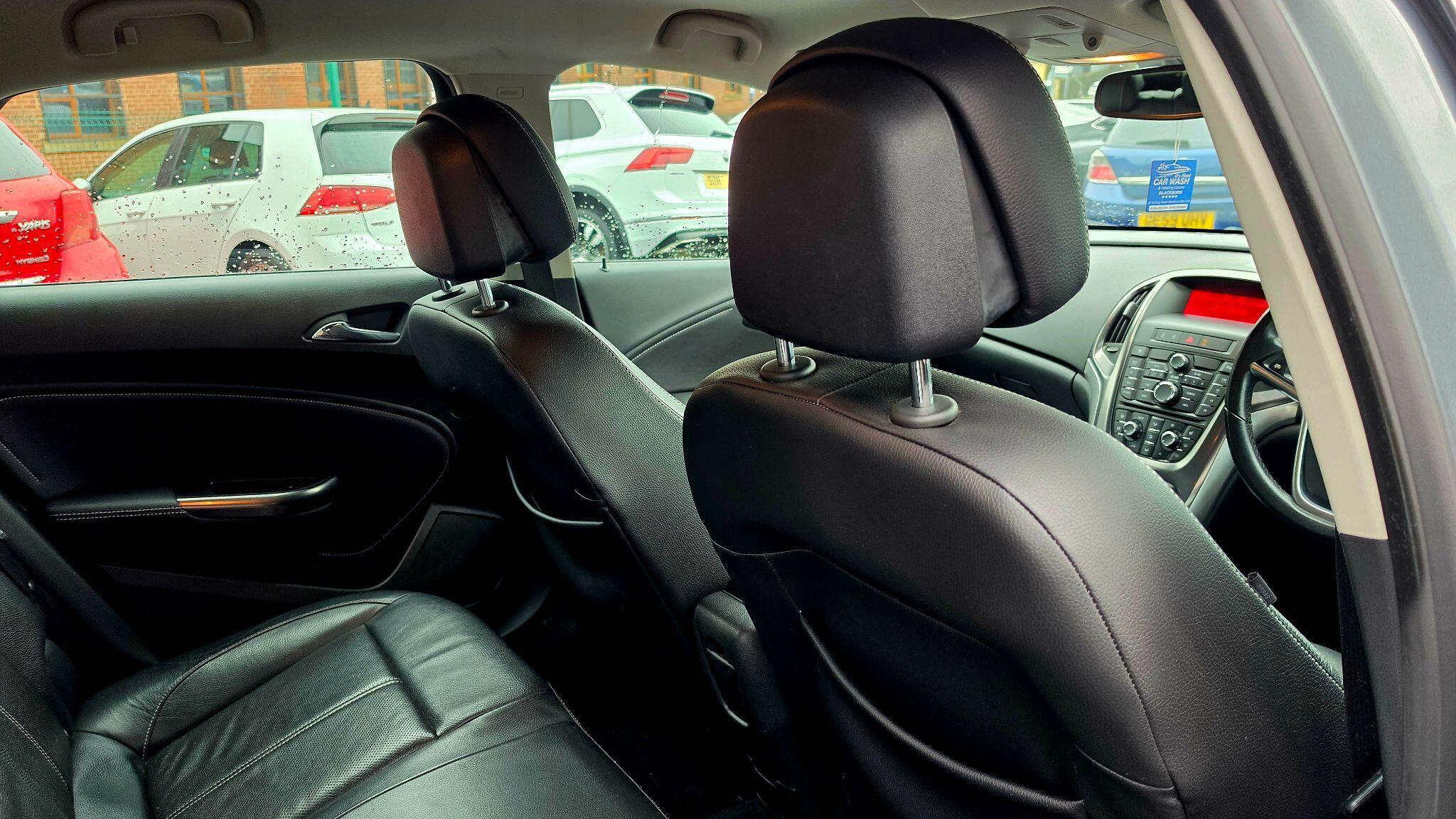 Vauxhall Astra - Image 18