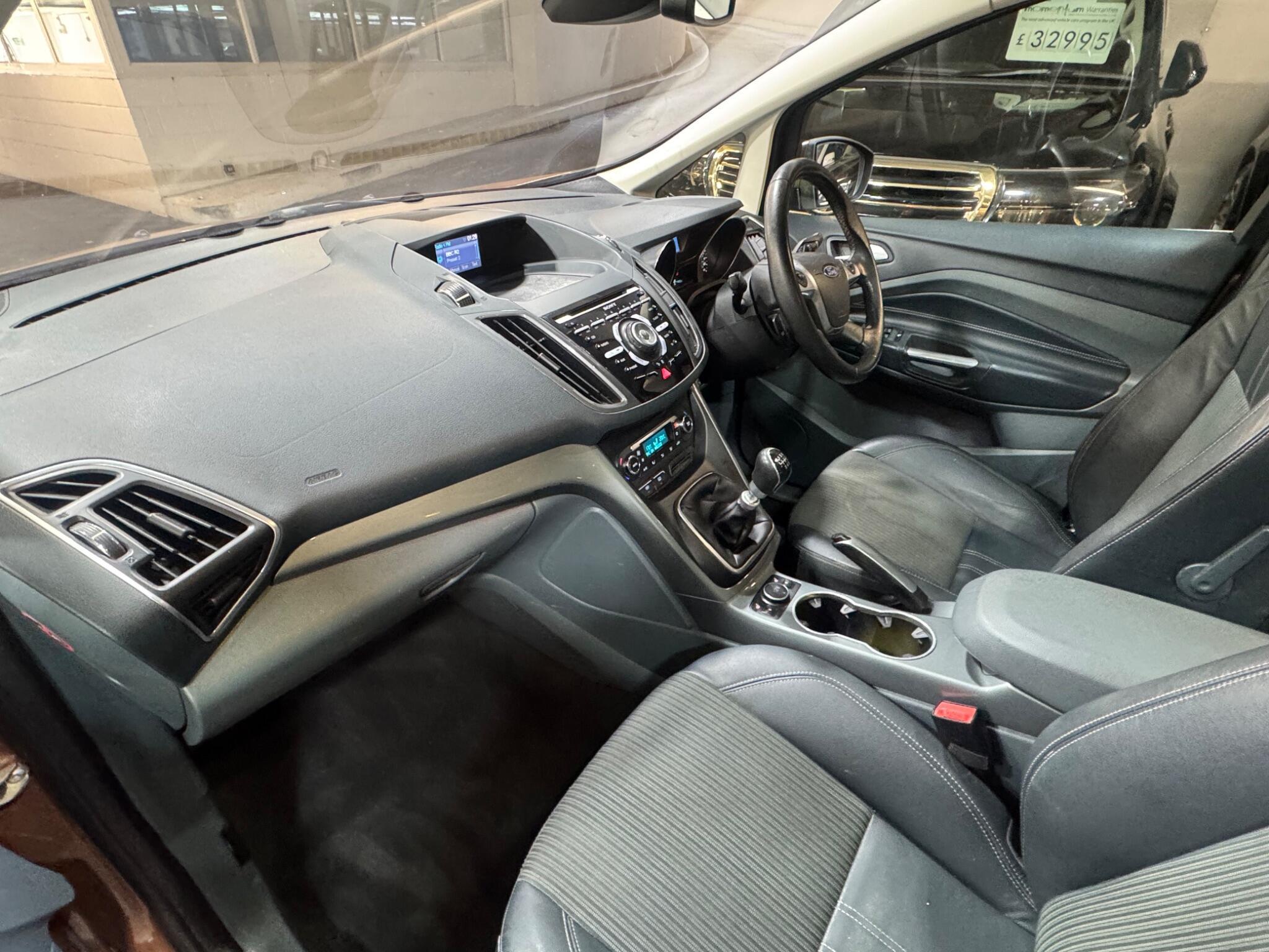 Ford Grand C-MAX - Image 10