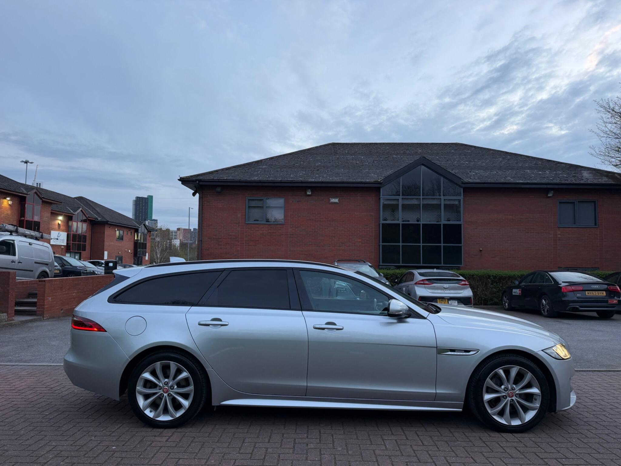 Jaguar XF - Image 24