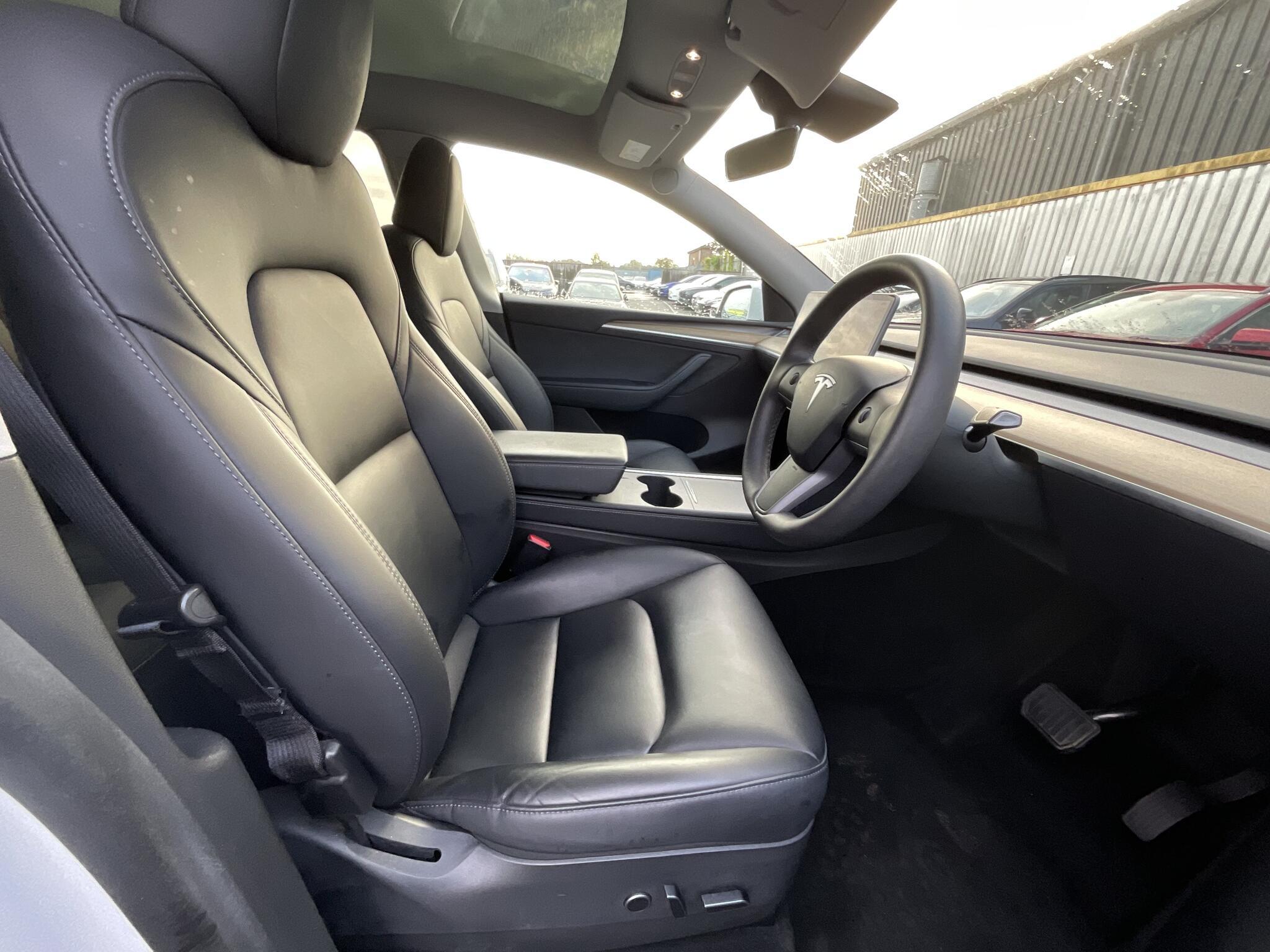 Tesla Model Y - Image 9