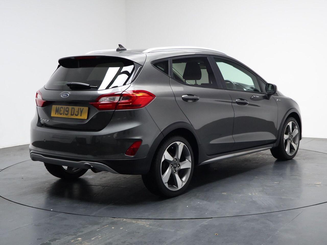 Ford Fiesta - Image 12