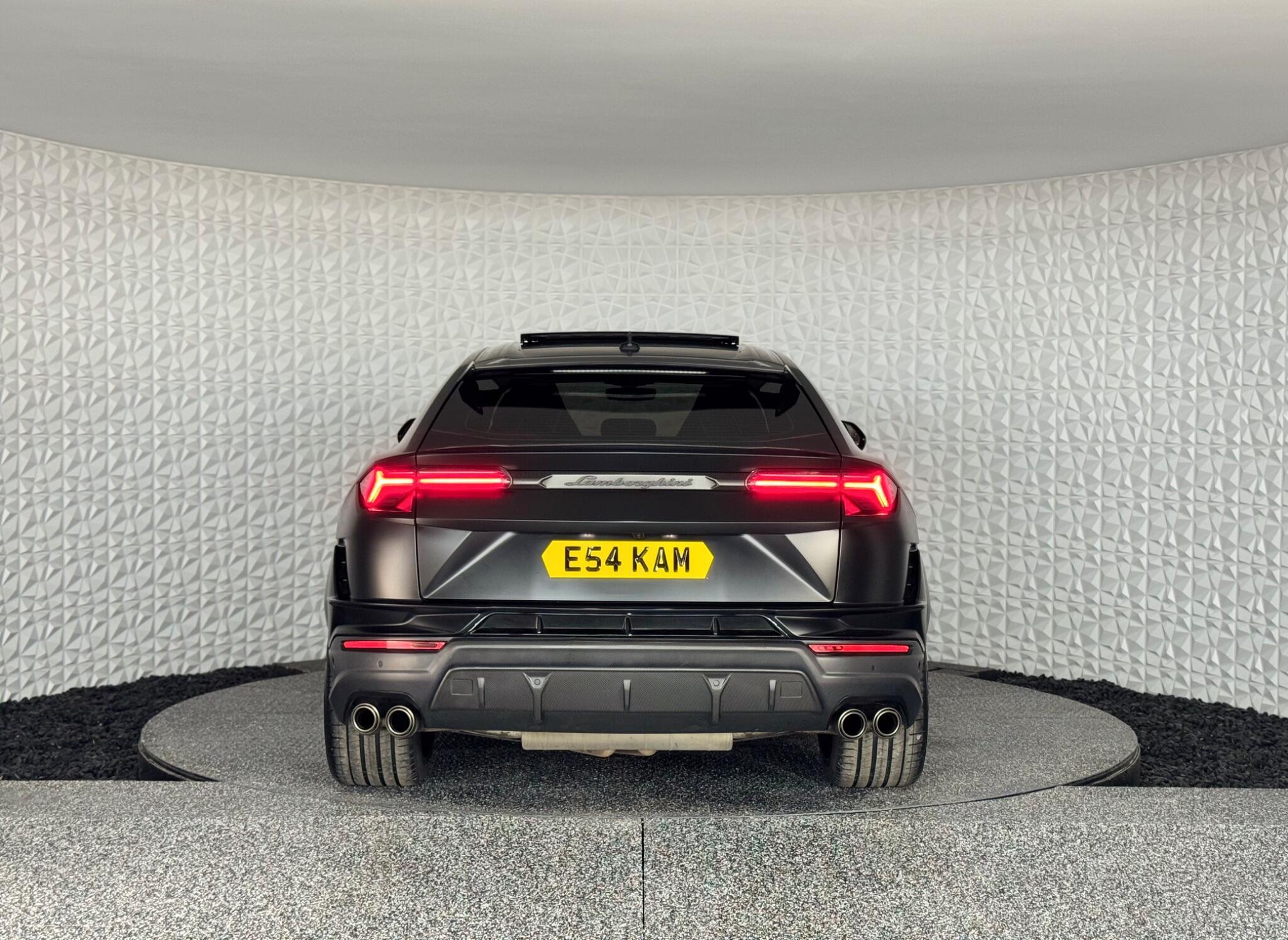 Lamborghini Urus - Image 14