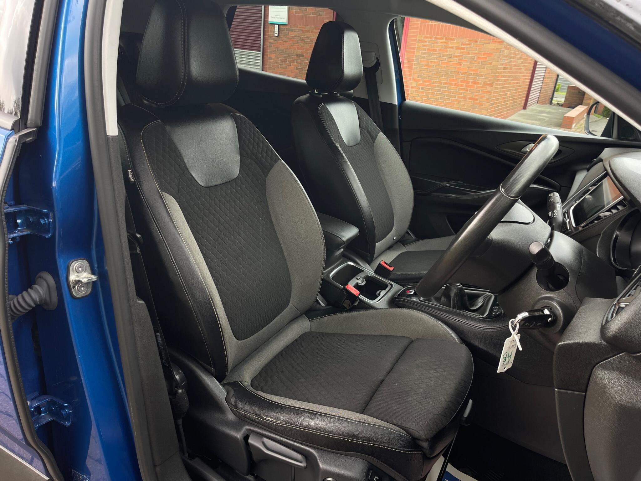 Vauxhall Grandland X - Image 27