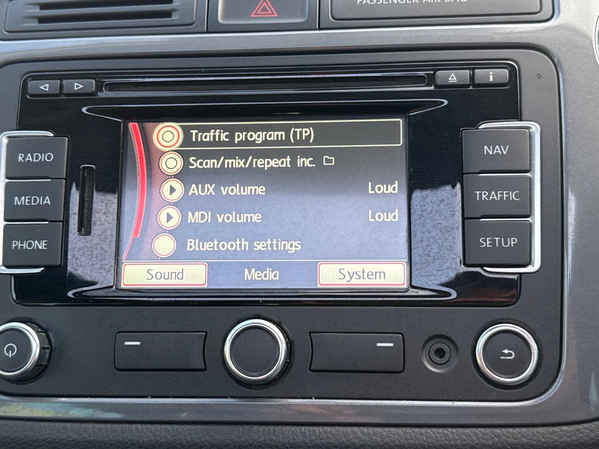 Volkswagen Tiguan - Image 36