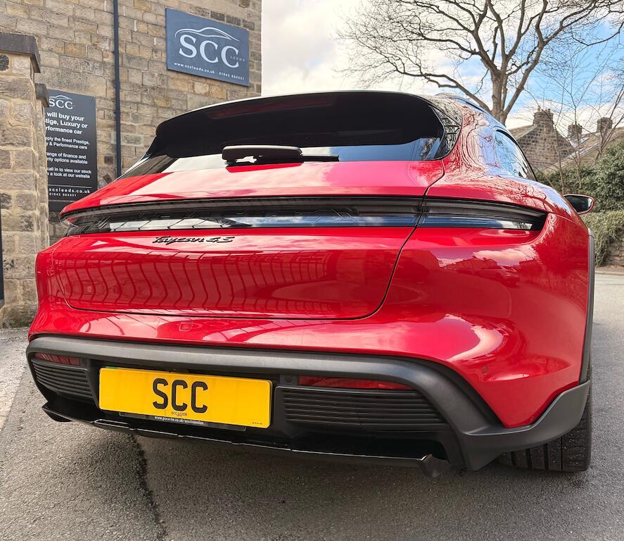 Porsche Taycan - Image 9