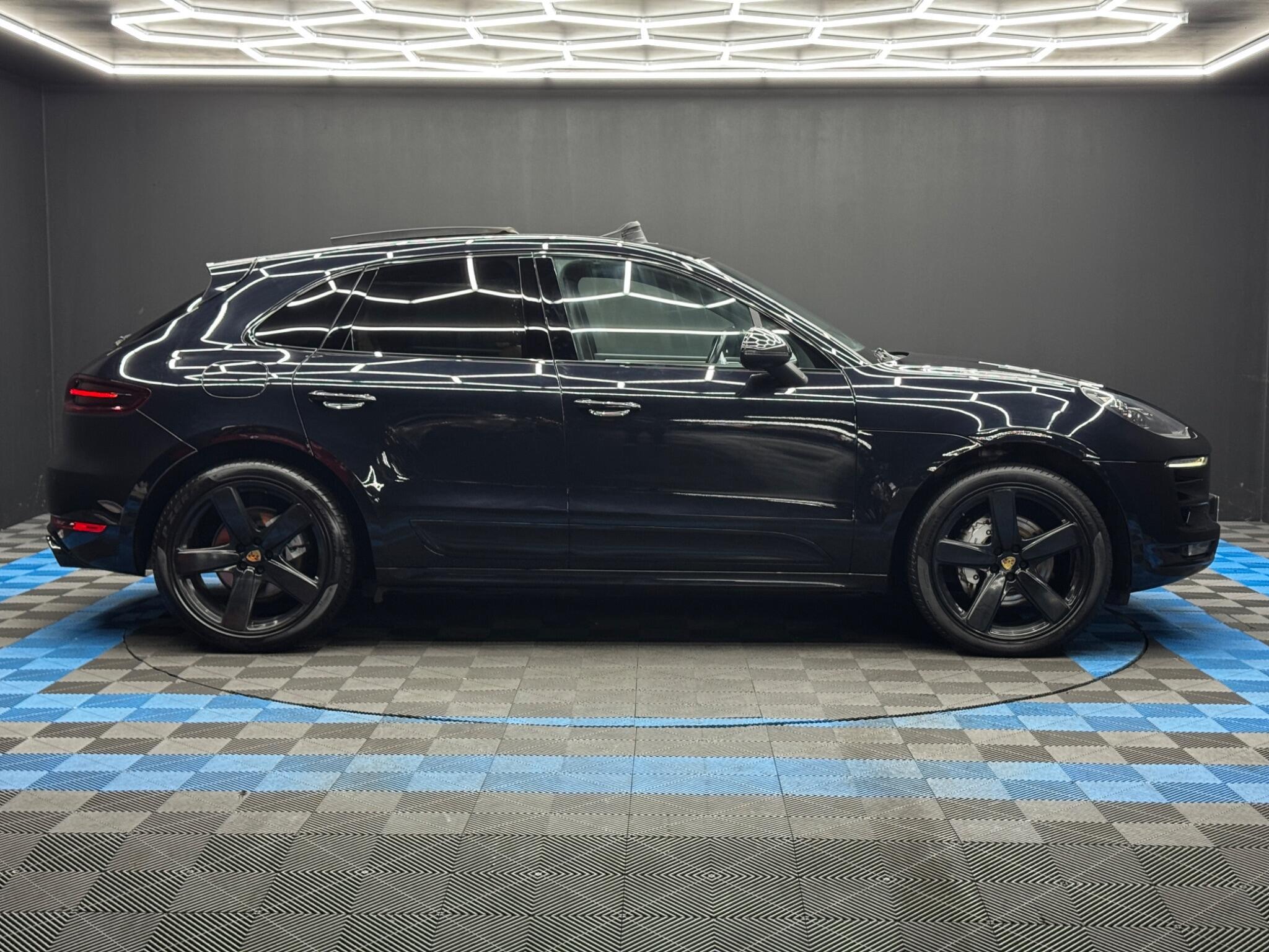 Porsche Macan - Image 4