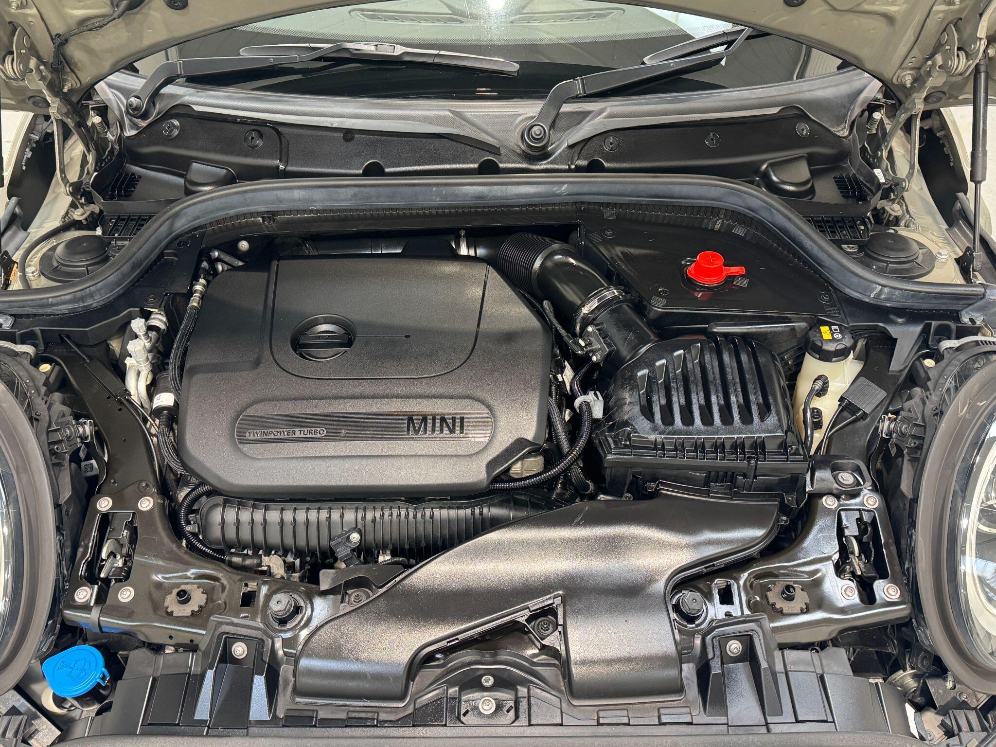 MINI Hatch - Image 30