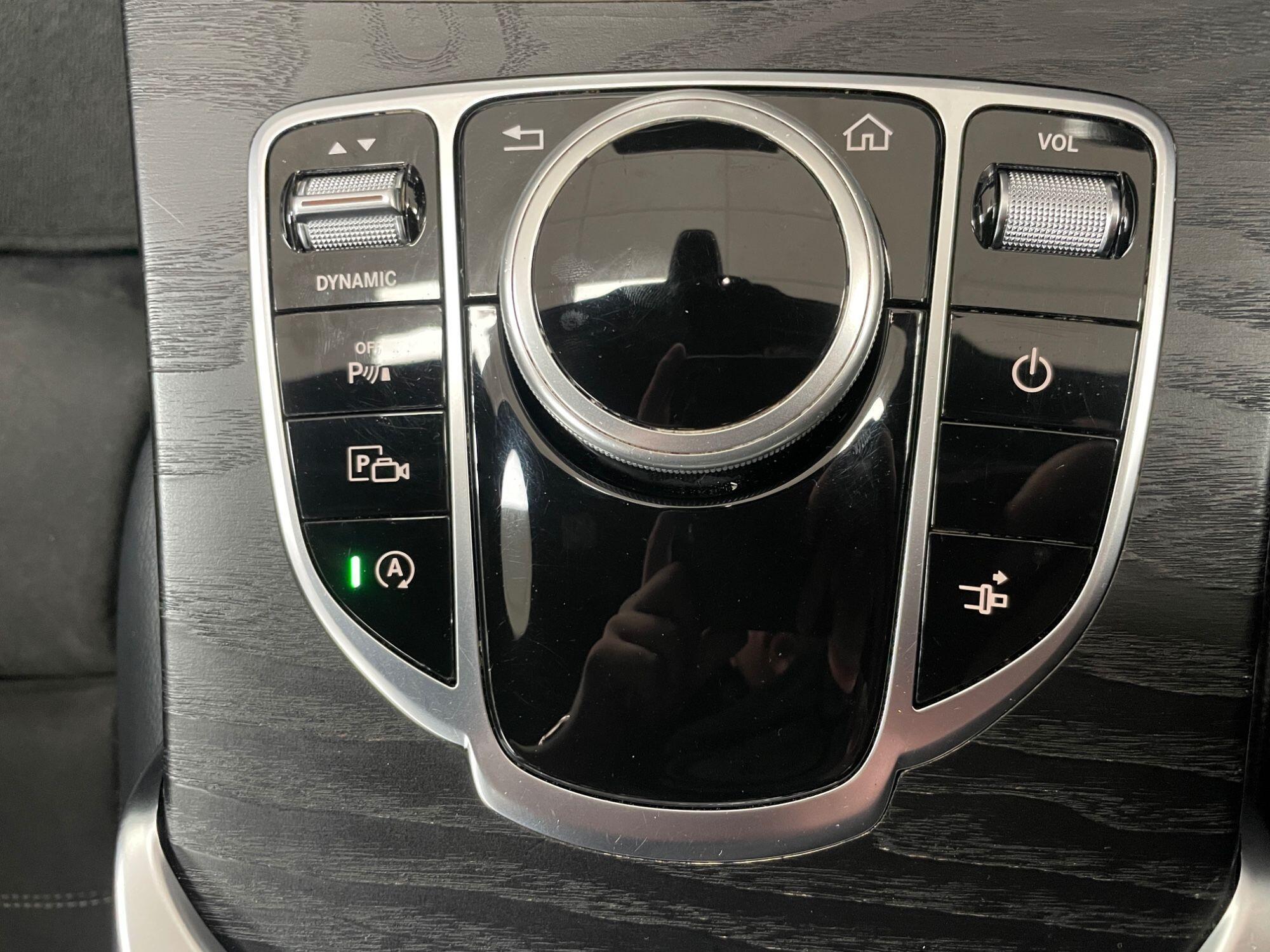 Mercedes C-Class - Image 38