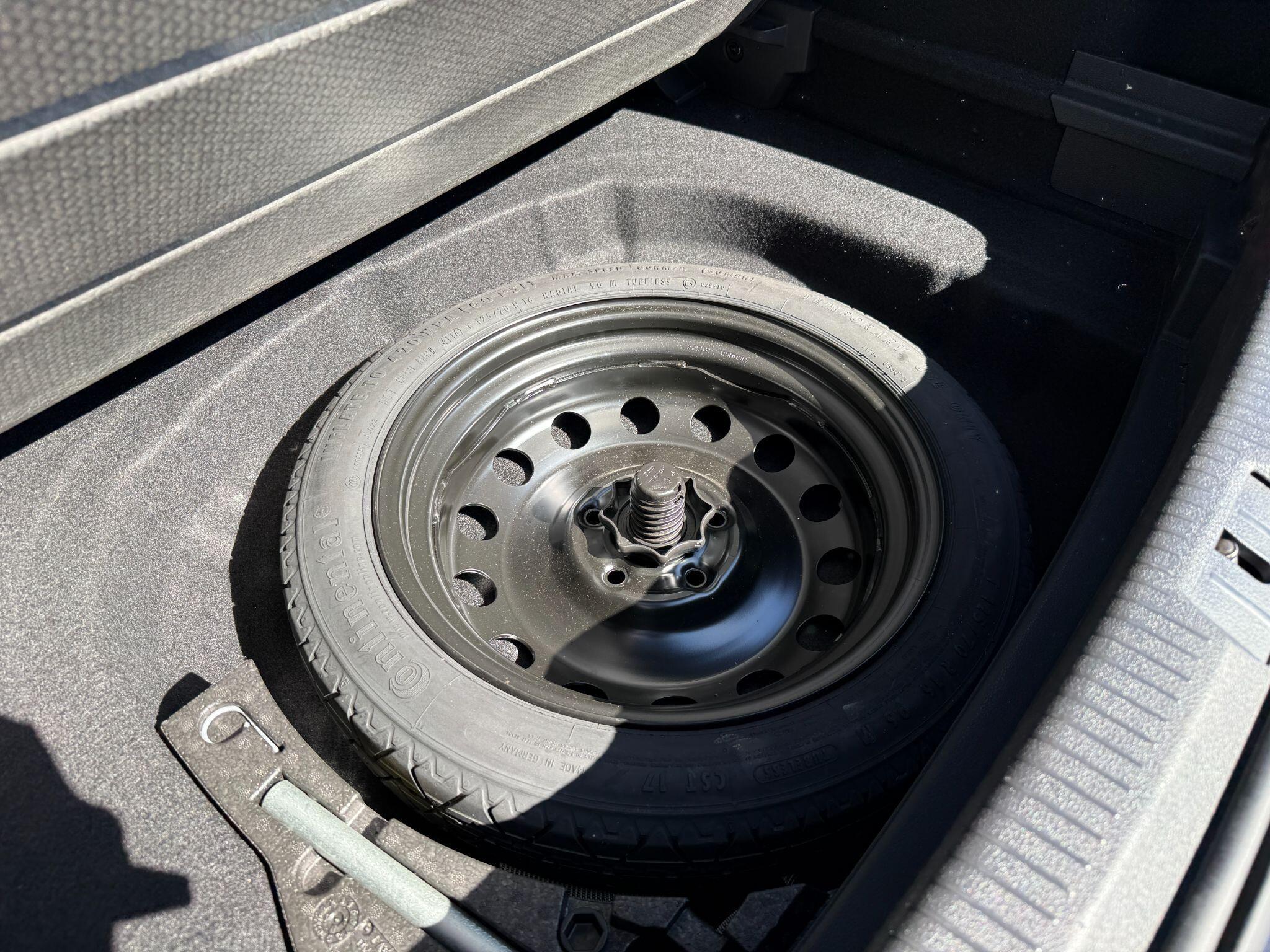 Volkswagen Golf - Image 76