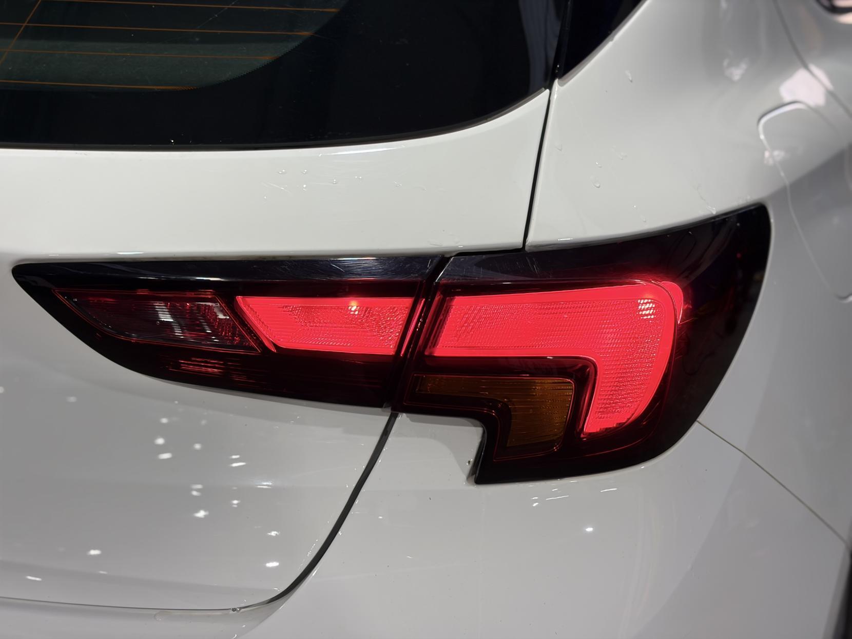 Vauxhall Astra - Image 12