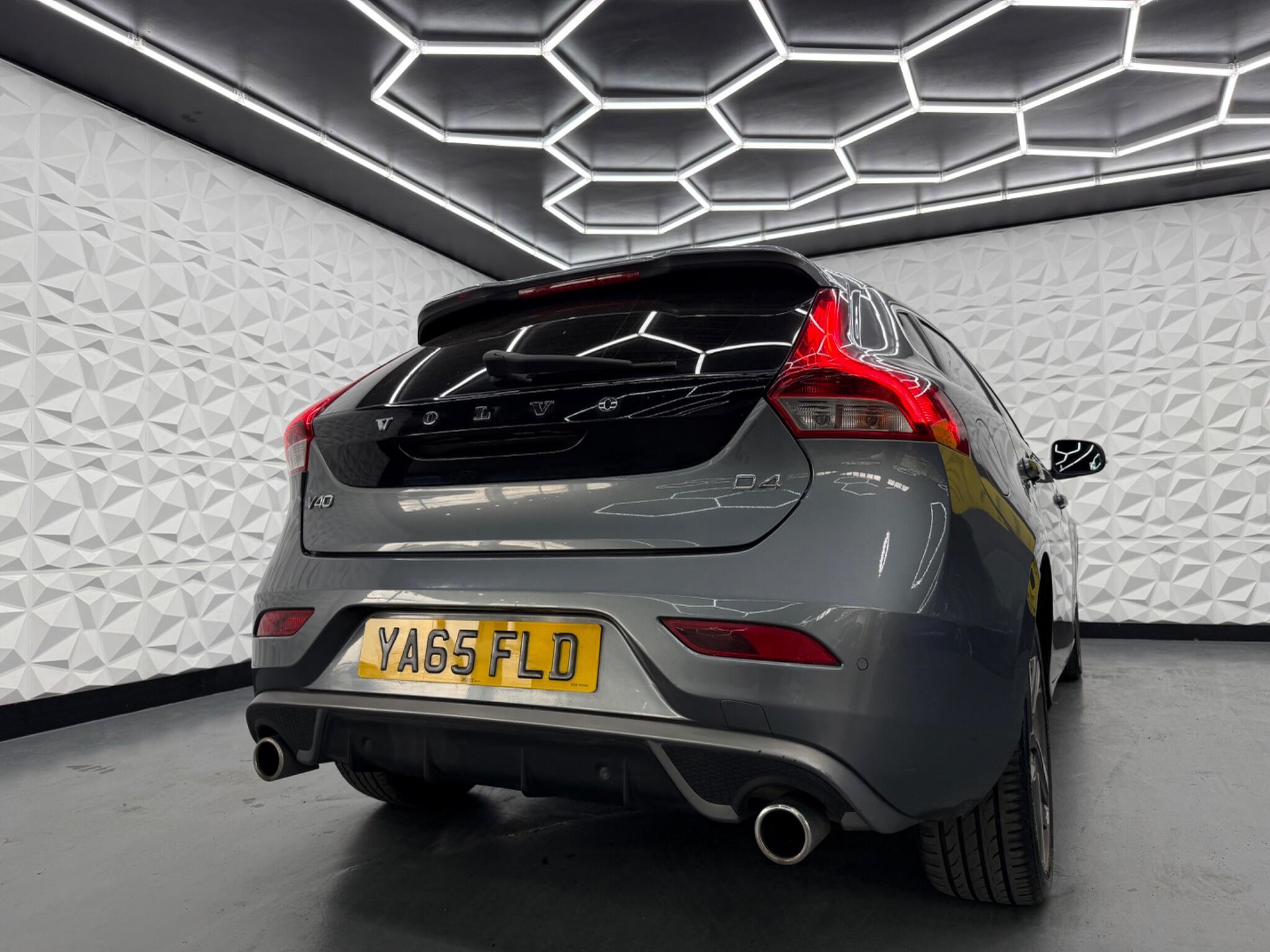 Volvo V40 - Image 17