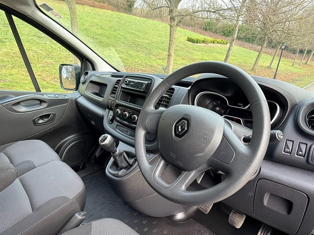 Renault Trafic - Image 20
