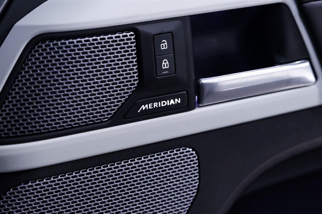 Land Rover Defender 90 - Image 28