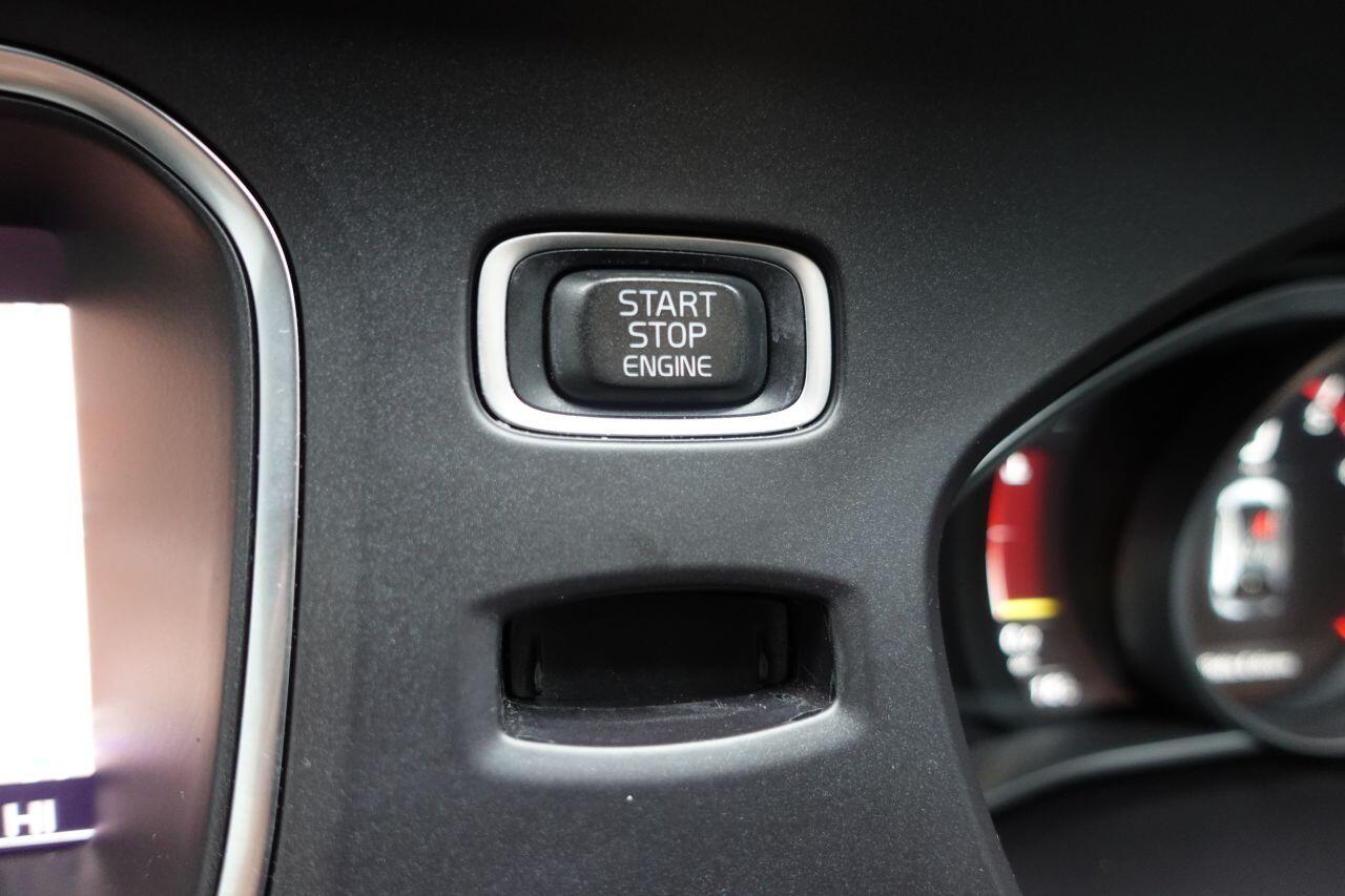 Volvo V40 - Image 36