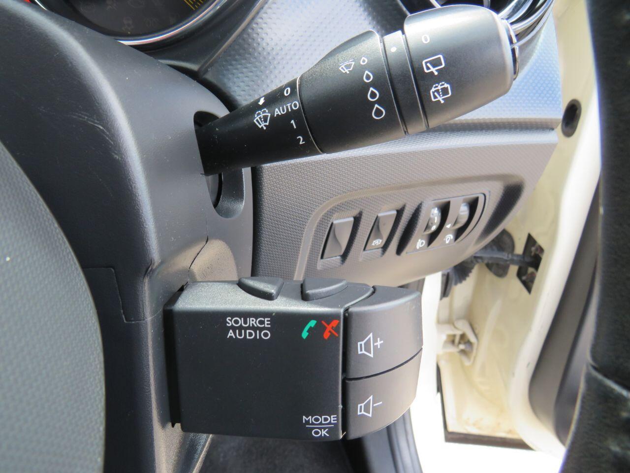 Renault Captur - Image 19