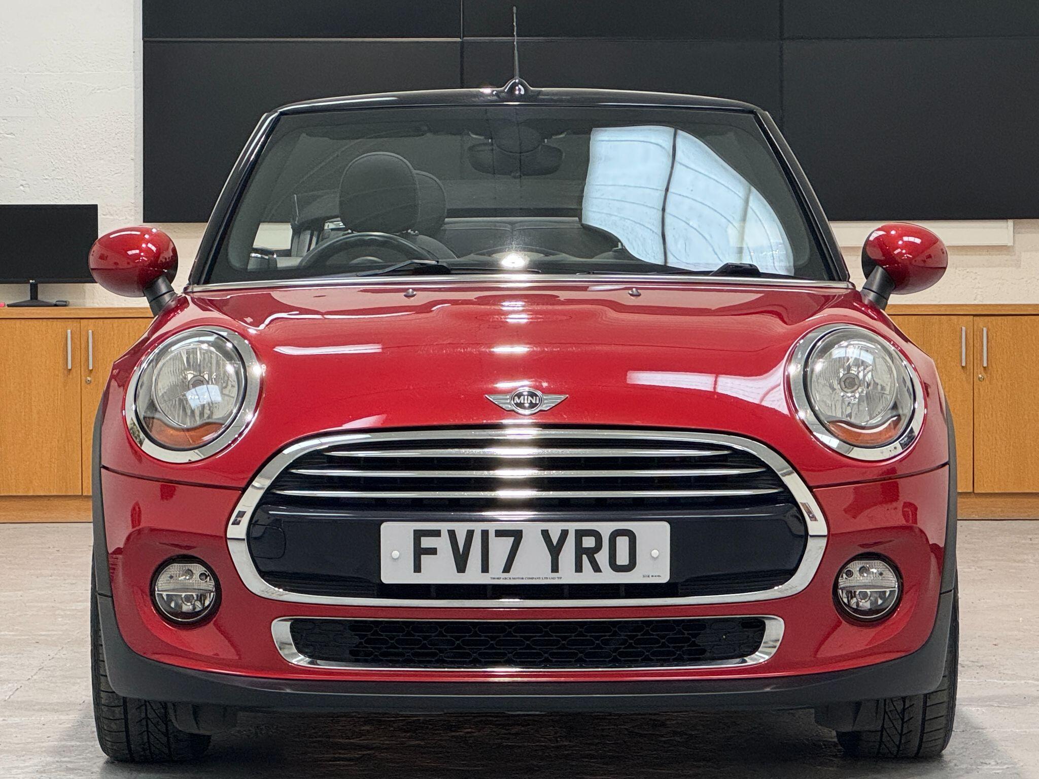 MINI Convertible - Image 7