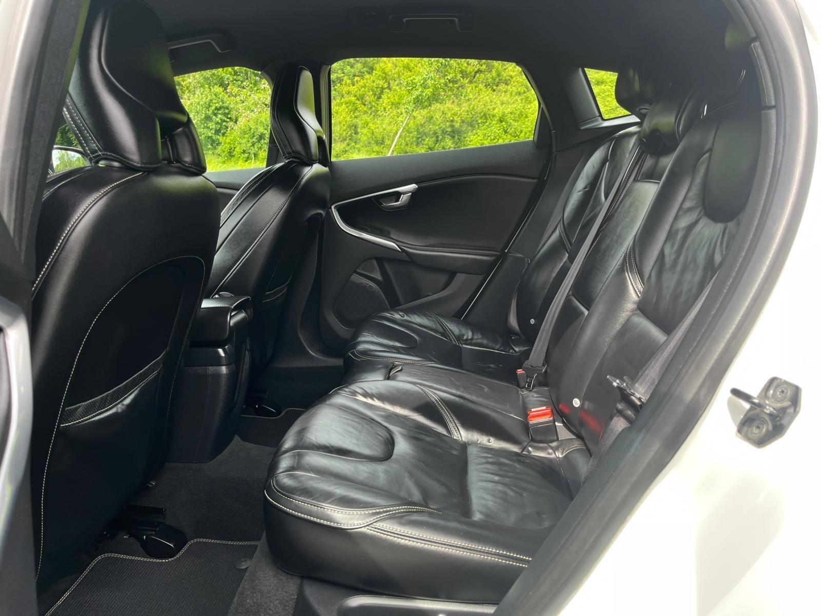 Volvo V40 - Image 8