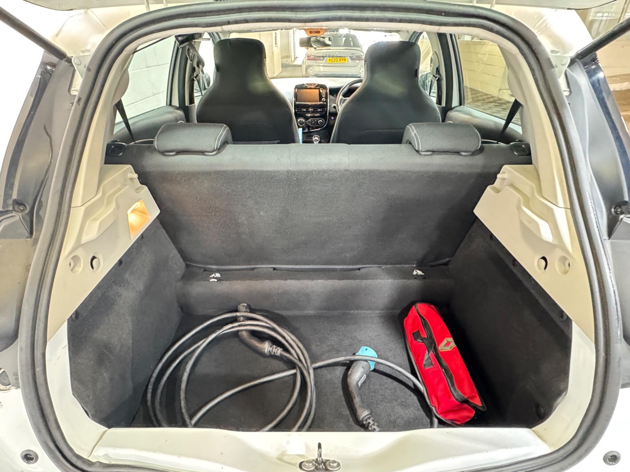 Renault Zoe - Image 13