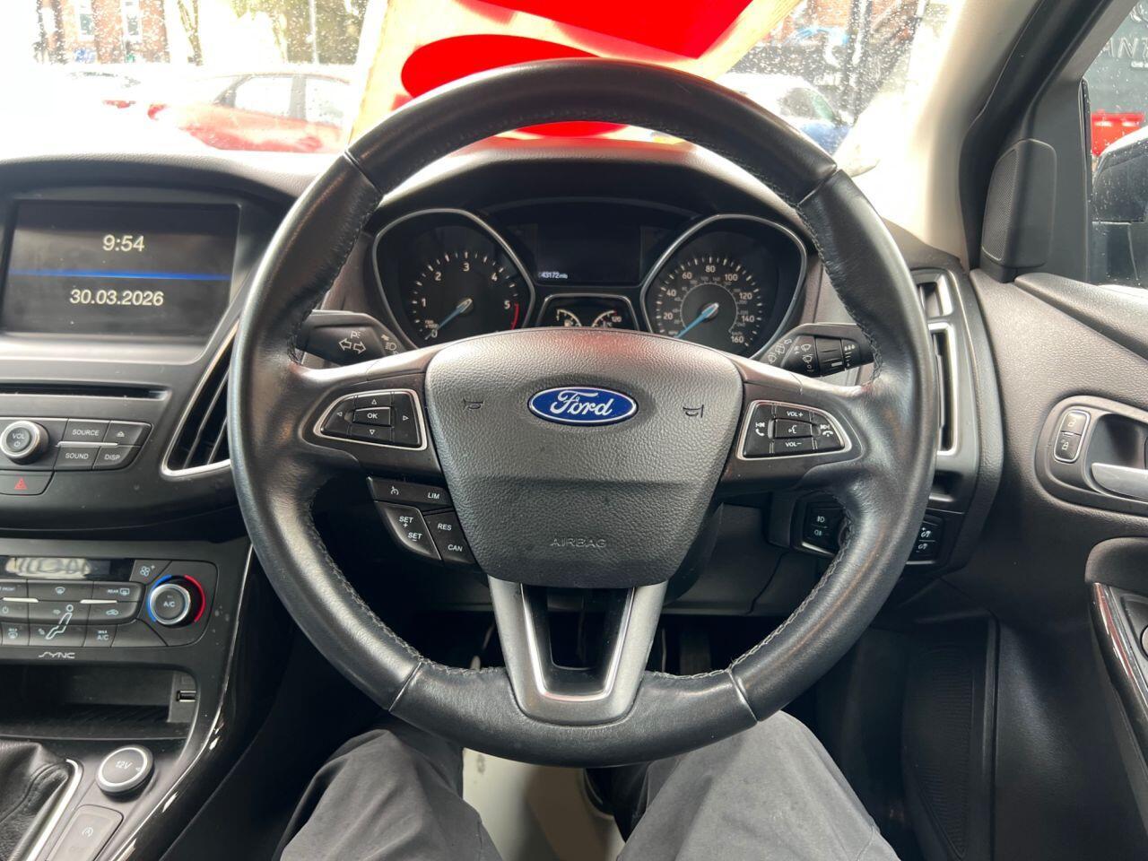 Ford Focus - Image 19