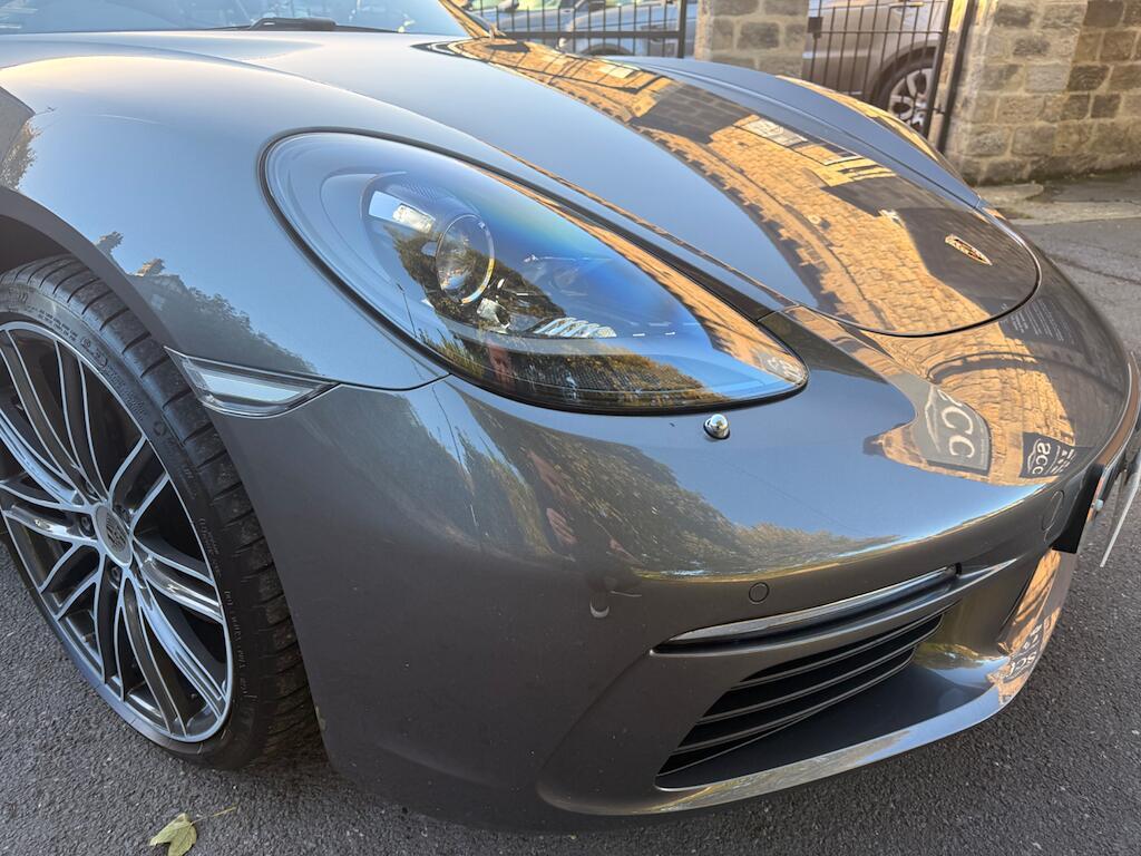 Porsche 718 Cayman - Image 20