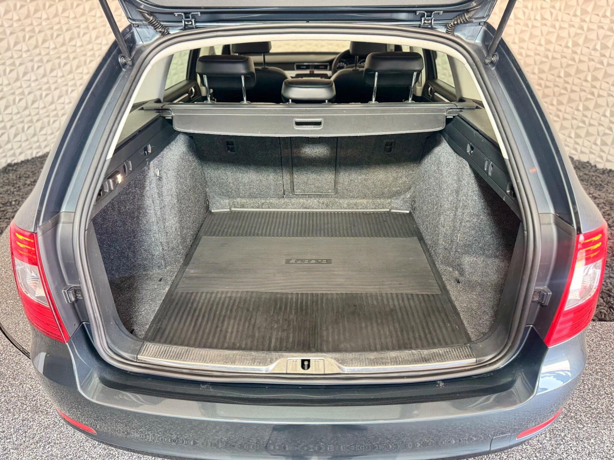 Skoda Superb - Image 21