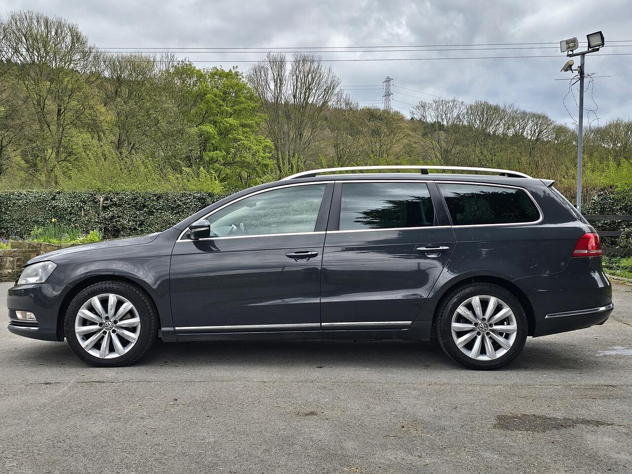 Volkswagen Passat - Image 22