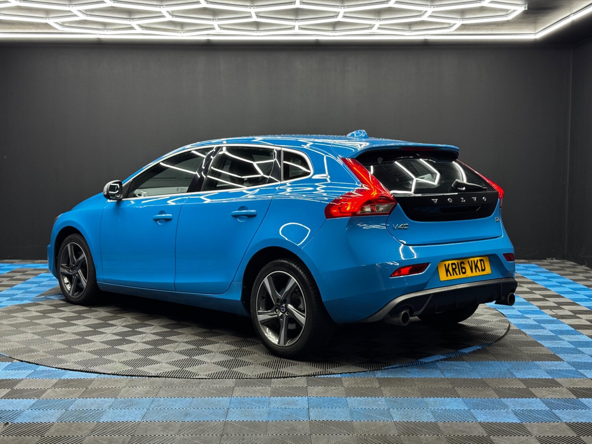 Volvo V40 - Image 7