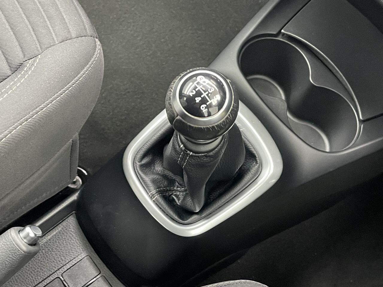 Toyota Yaris - Image 40