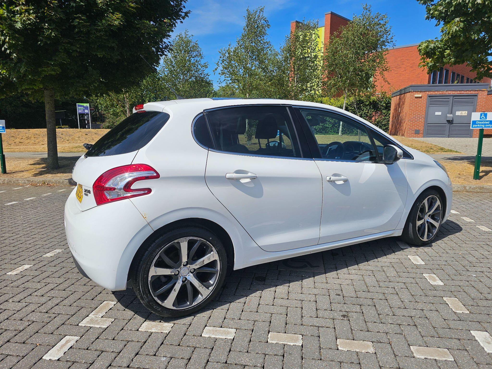 Peugeot 208 - Image 7