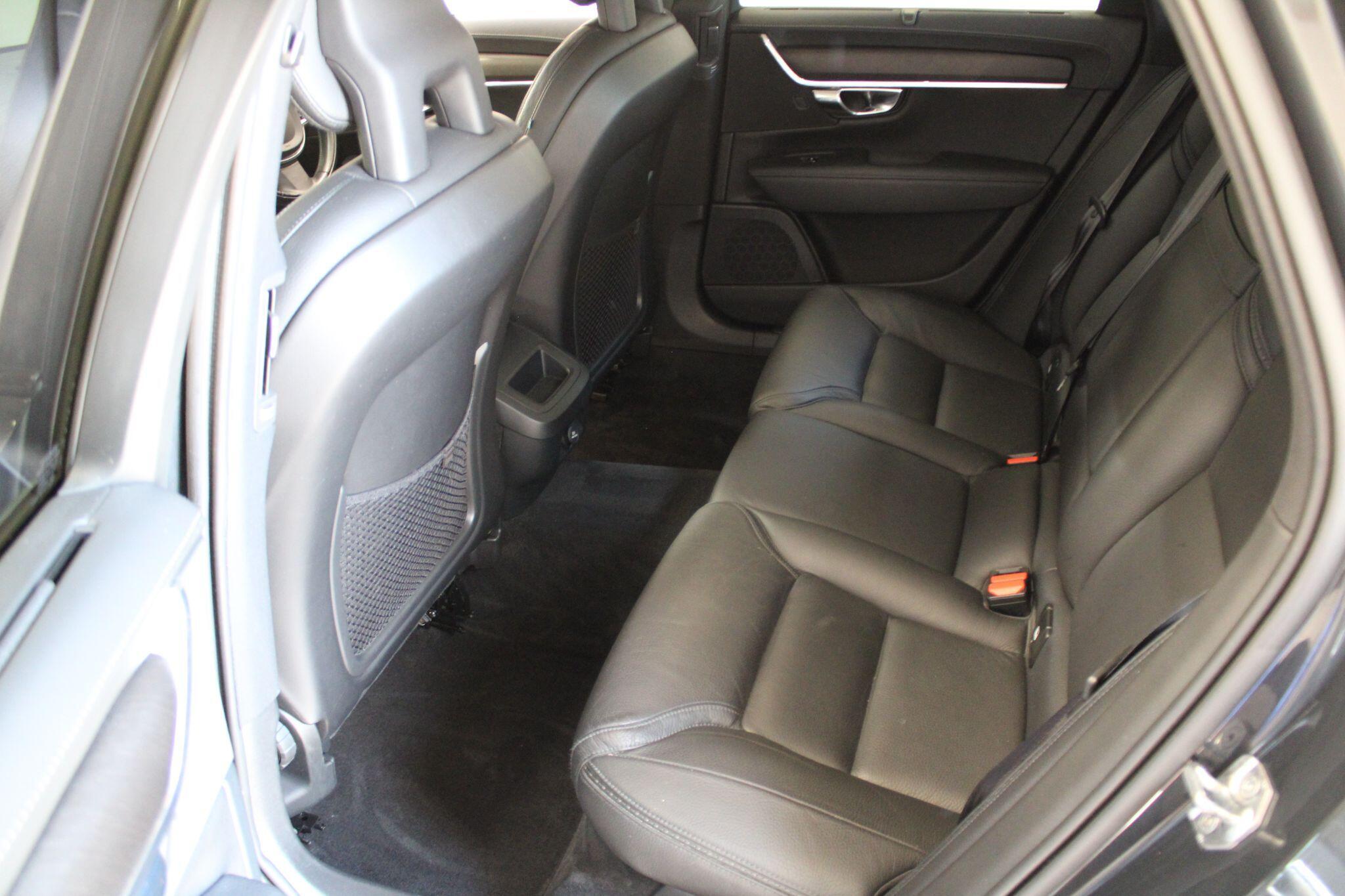 Volvo V90 CROSS COUNTRY - Image 18