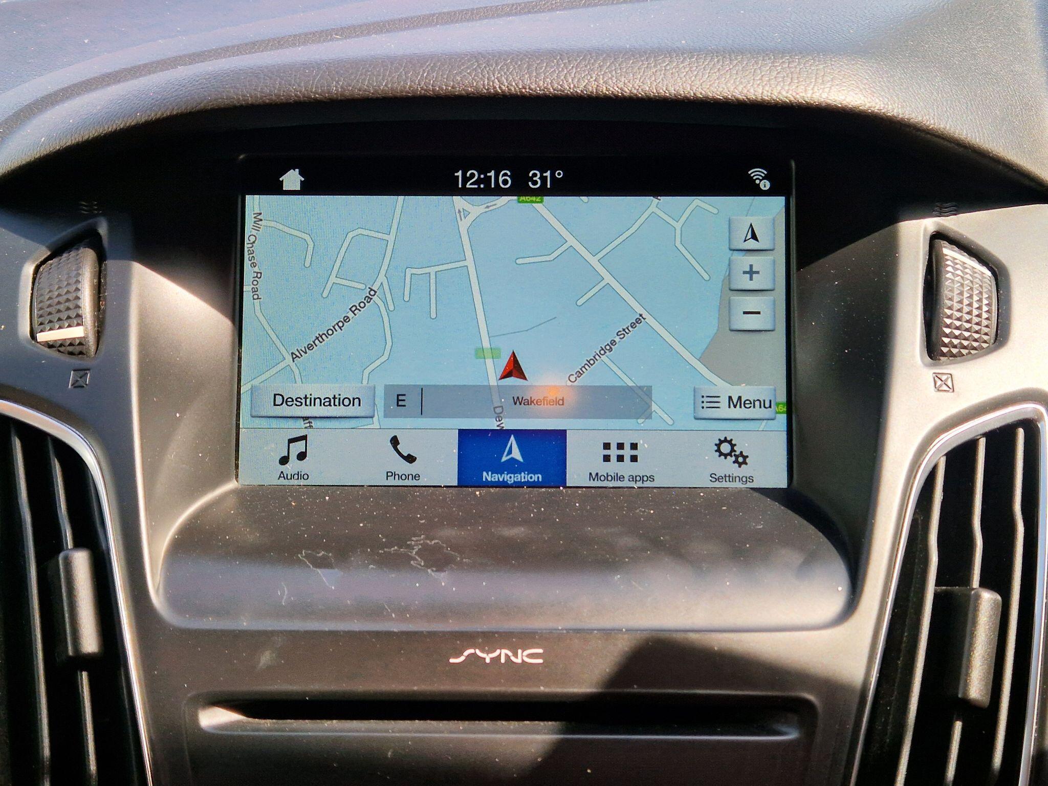 Ford Focus - Image 13