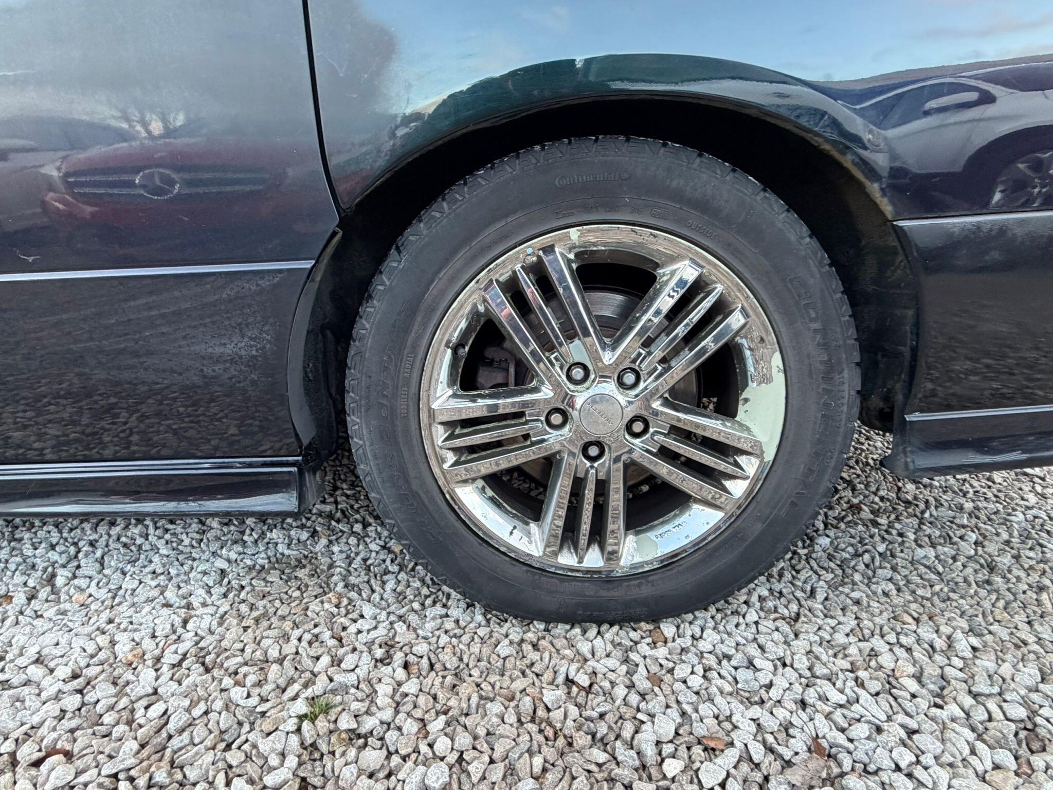 Nissan Elgrand - Image 19