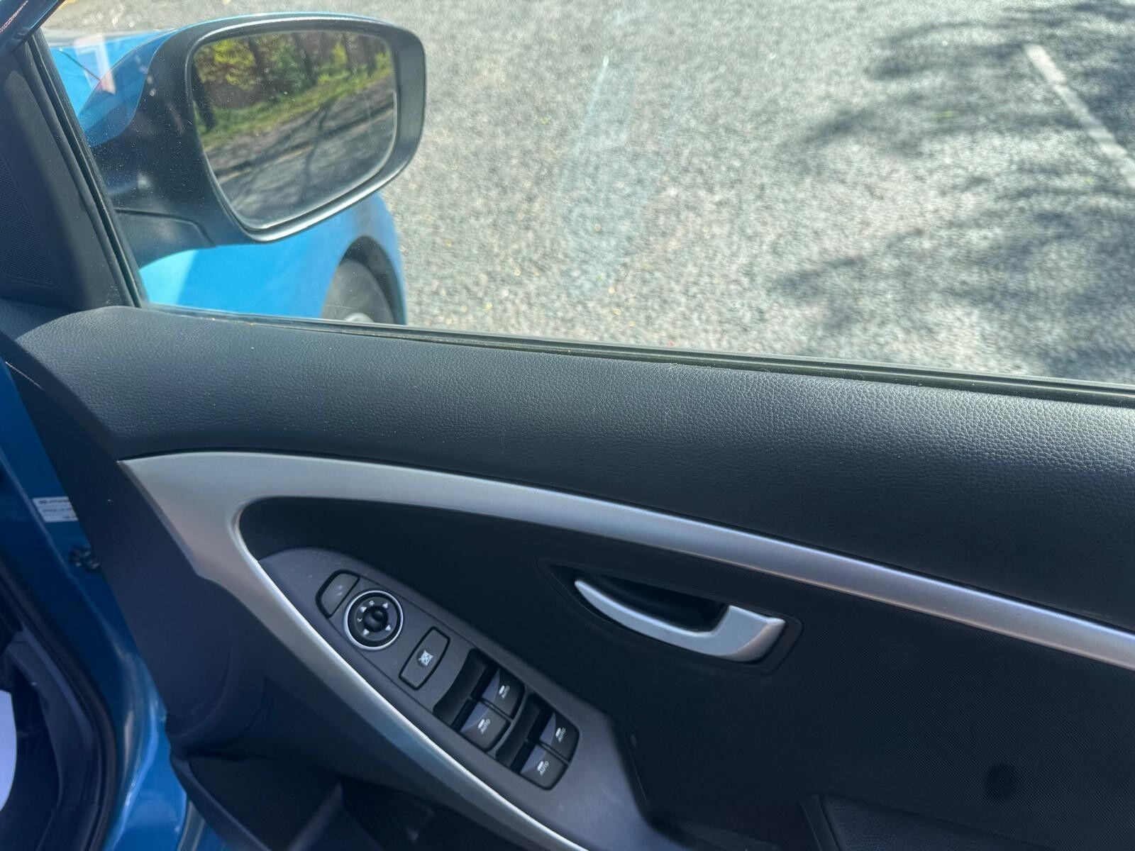 Hyundai i30 - Image 31