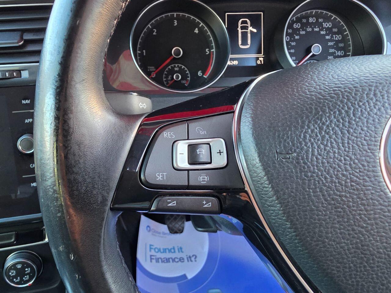 Volkswagen Golf - Image 17
