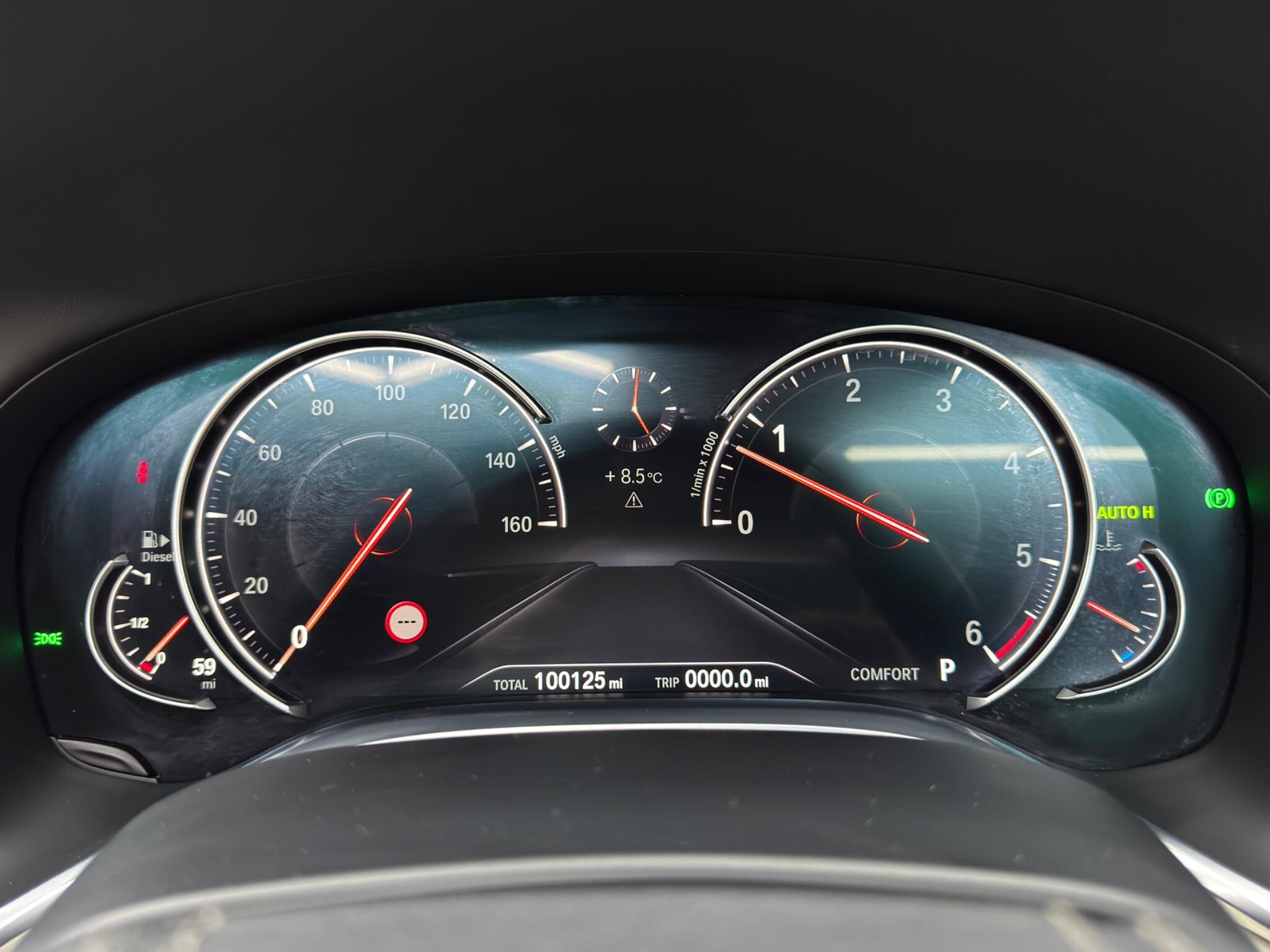 BMW 7 Series - Image 24