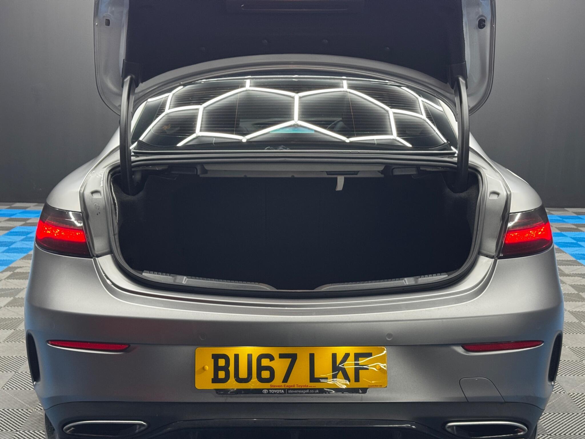 Mercedes E Class - Image 45