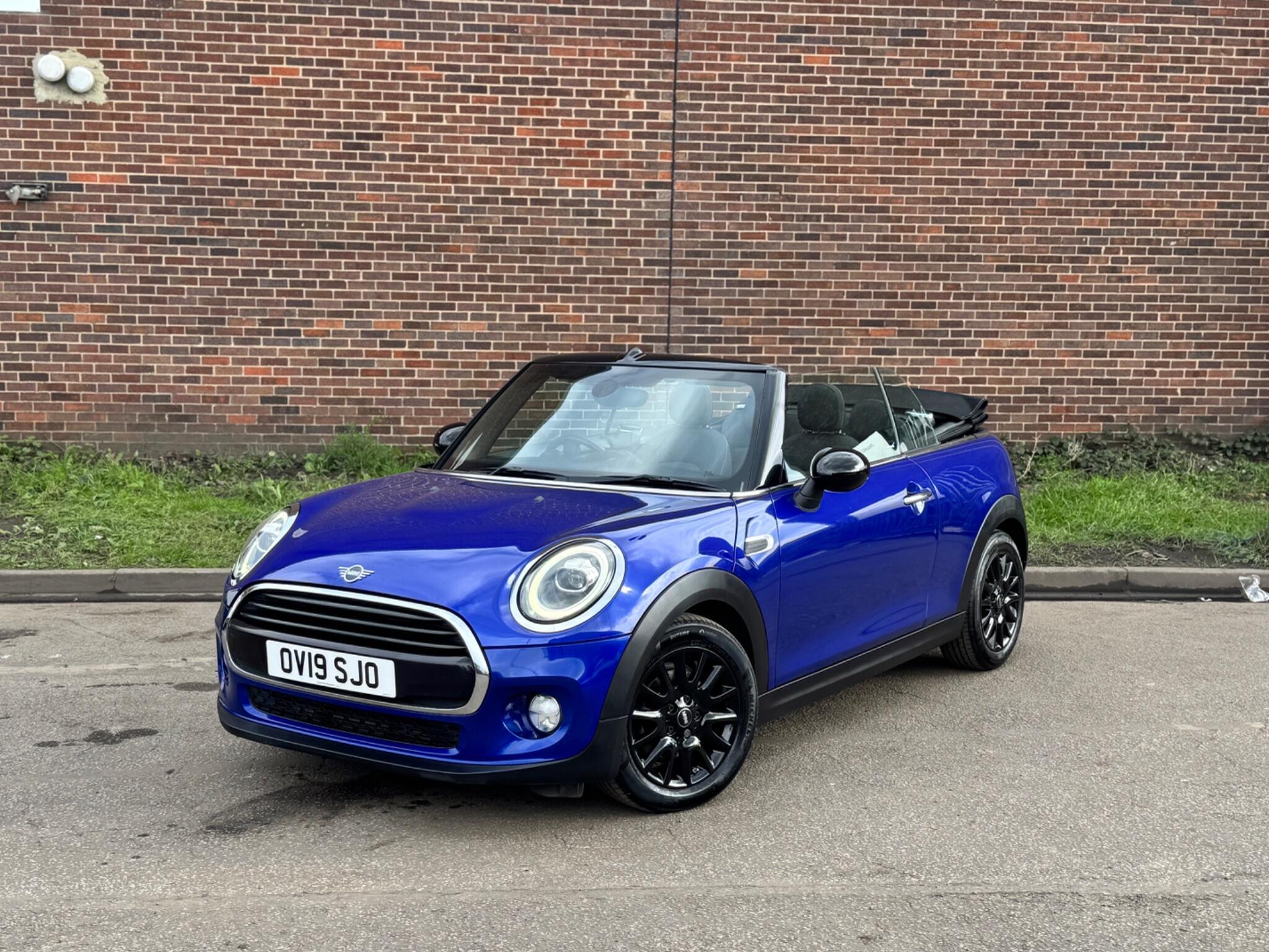MINI Convertible - Image 6