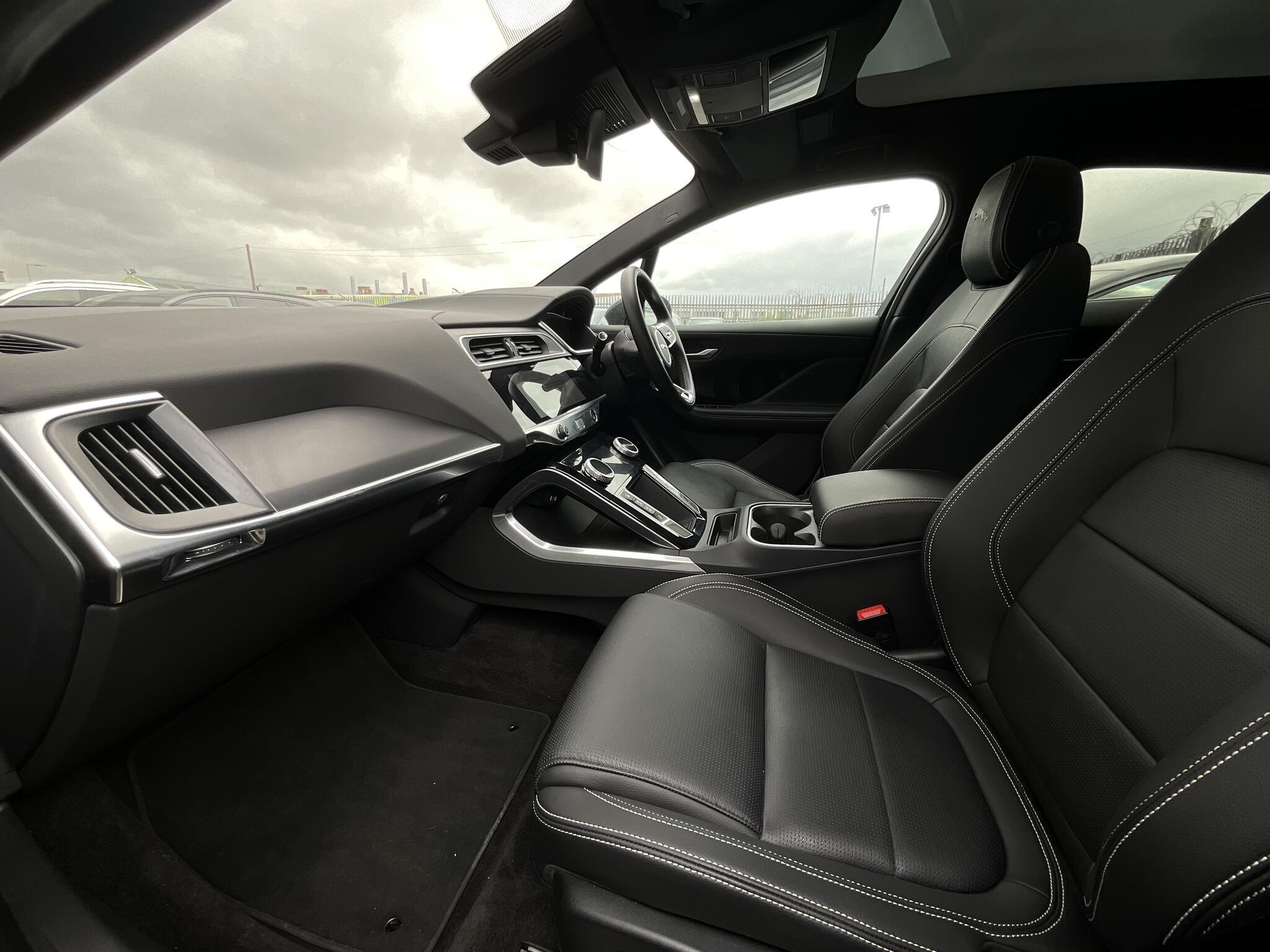 Jaguar I-Pace - Image 19