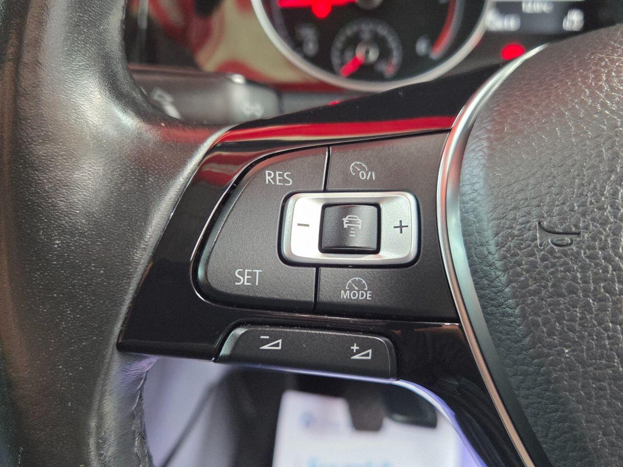 Volkswagen Golf - Image 31