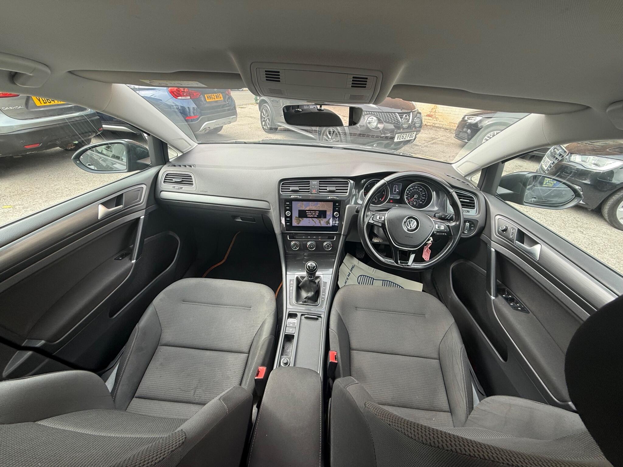 Volkswagen Golf - Image 18